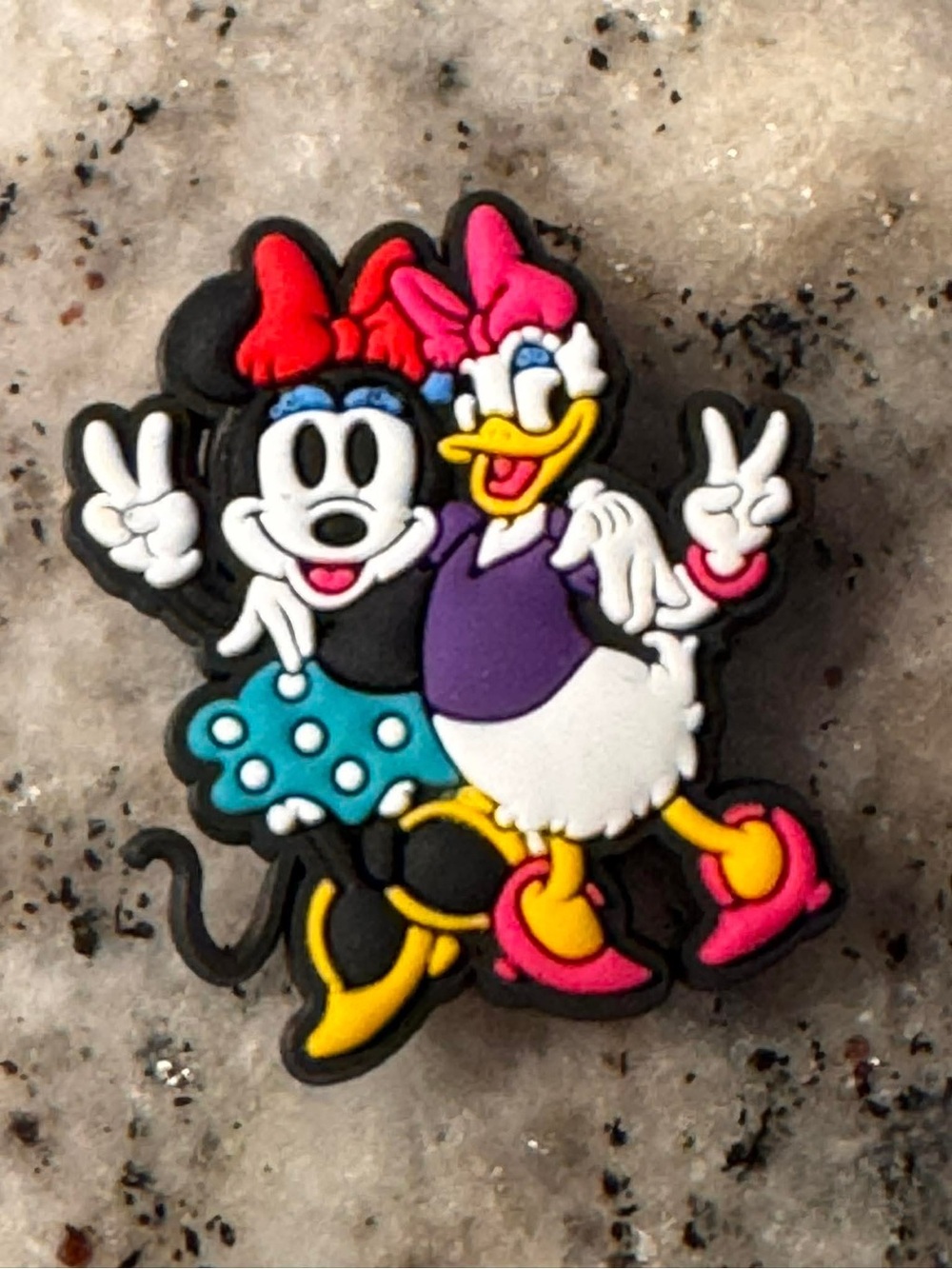 CROCS 3pc Disney Minnie & Daisy Jibbitz Charms - CROCS shoe charm - Picture 2 of 7